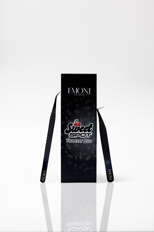 “Sweet Spot” lash tweezers